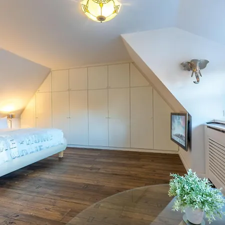 Tide-hus Oevenum